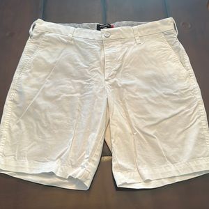 Men’s white dockers shorts